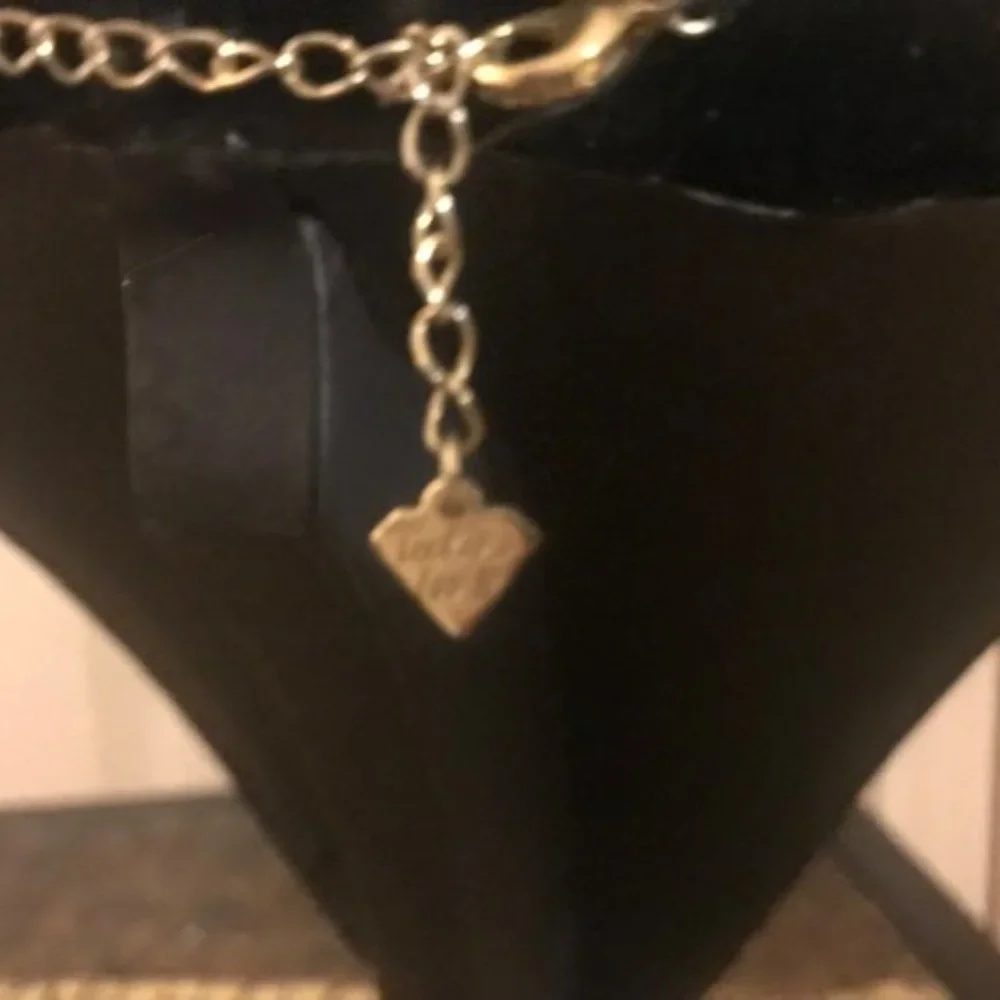 Cookie Lee Medallion Necklace - Picture 5 of 6